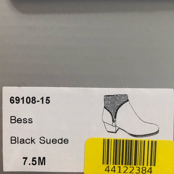 🖤 Suede Ankle Boot with Decorative Zipper Detail 🖤 - Picture 6 of 14